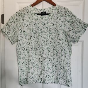 Bobeau Green and White Floral Short Sleeve Top